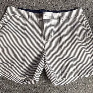 Old Navy Women's Gray and White Striped Shorts